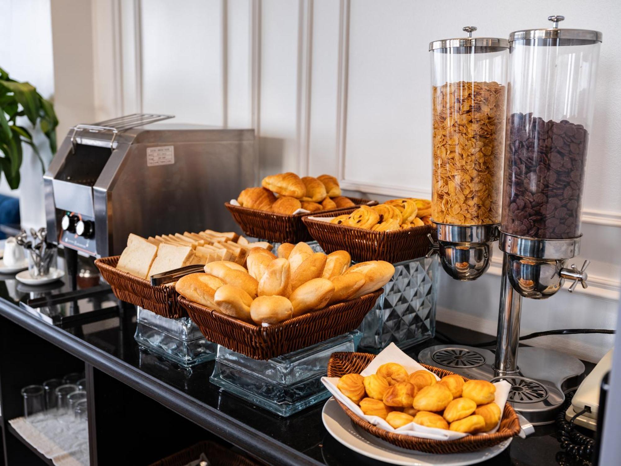 The Flower Boutique Hotel & Travel Ханой Экстерьер фото