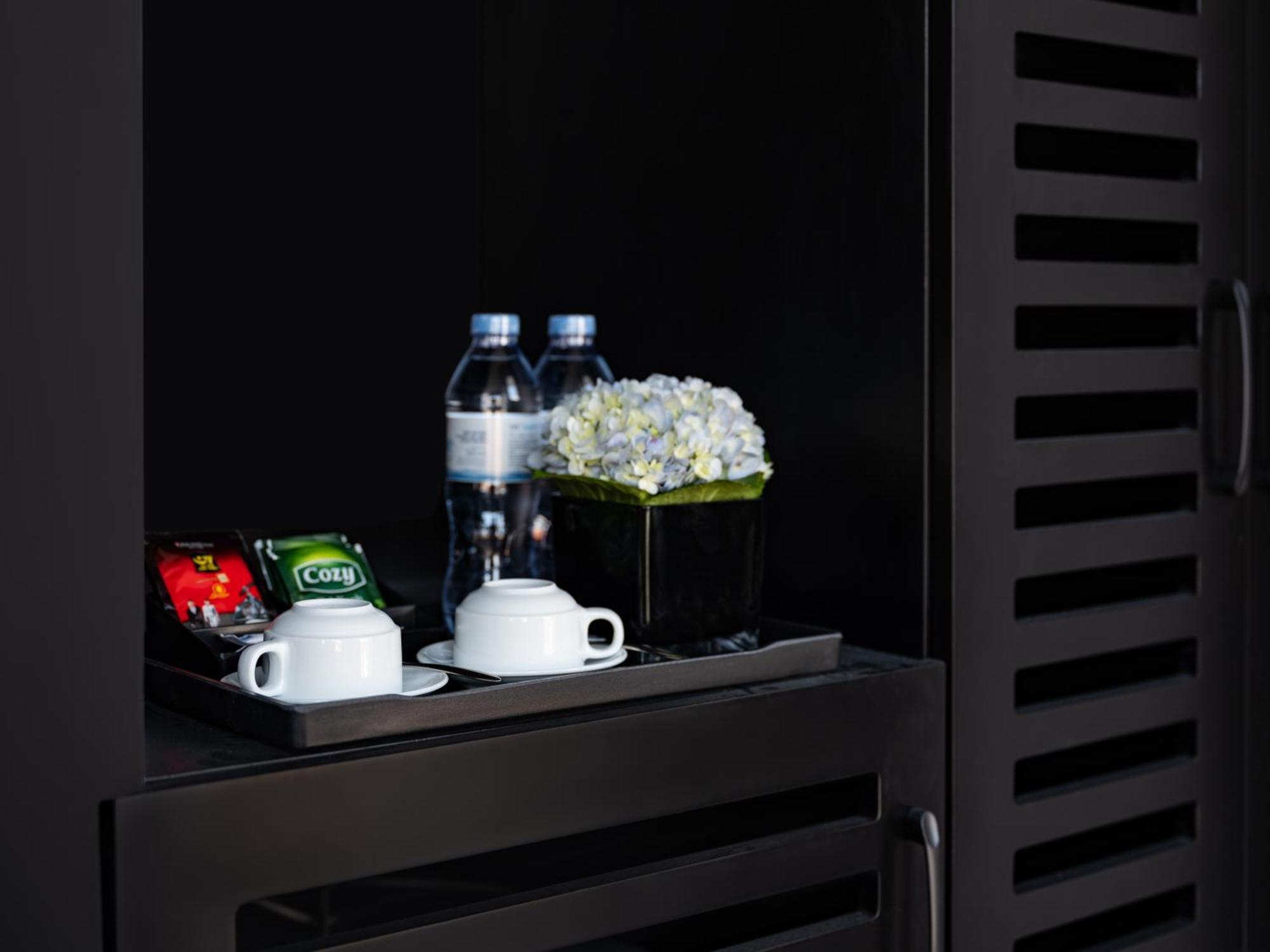 The Flower Boutique Hotel & Travel Ханой Экстерьер фото